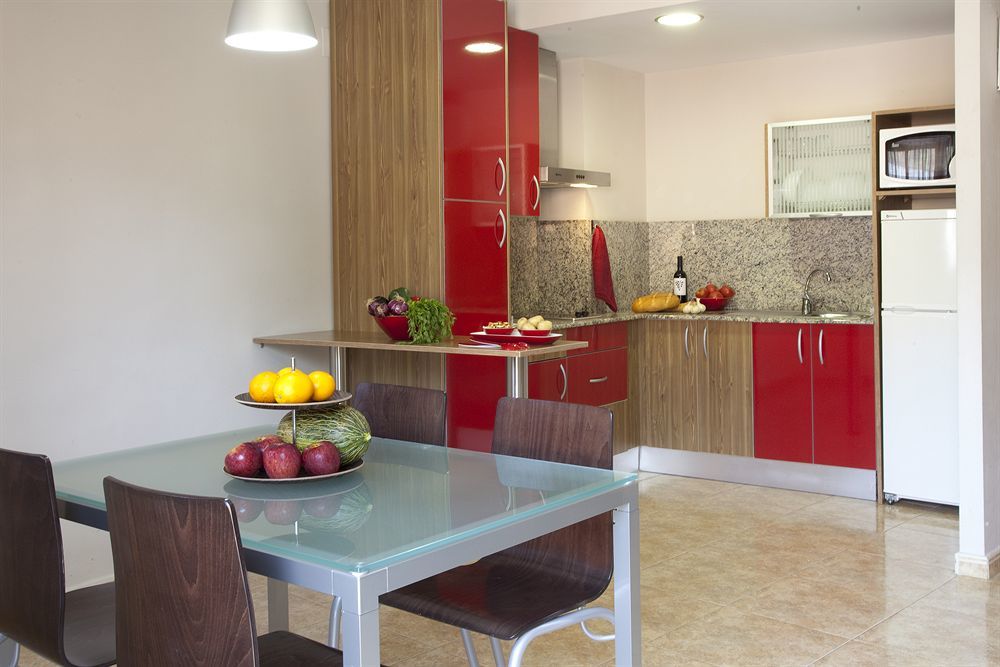 מונטנחוס Apartamentos Campuebla מראה חיצוני תמונה