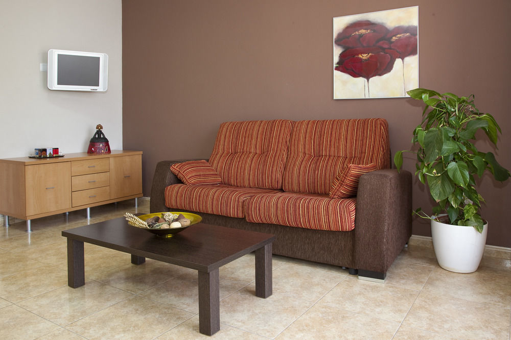 מונטנחוס Apartamentos Campuebla מראה חיצוני תמונה